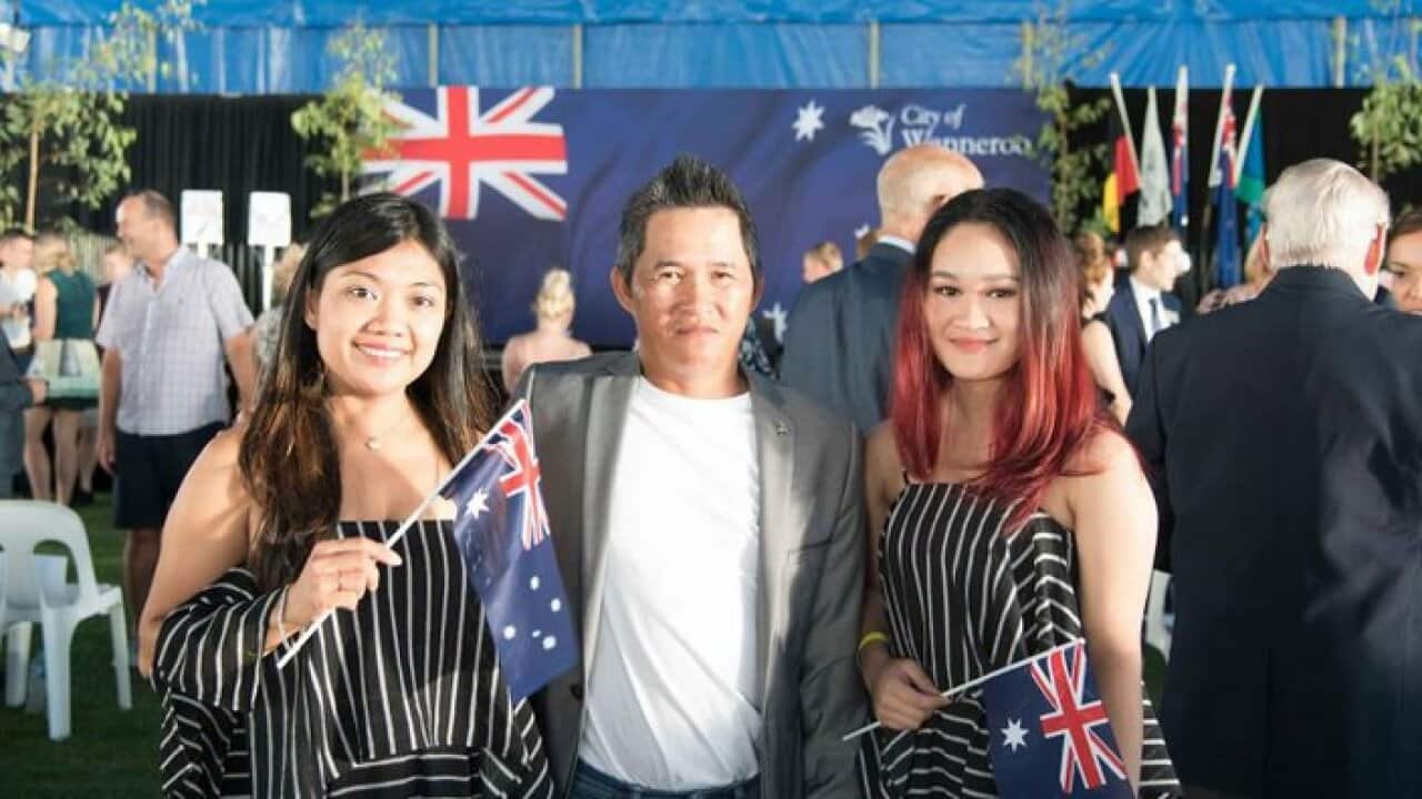 Jhun Rueca and wife, daughter