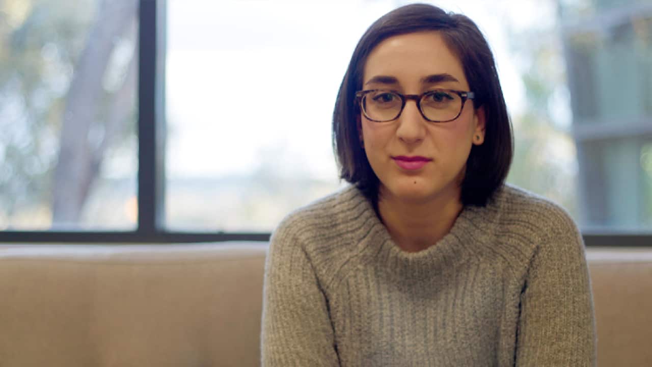 ΔΡ Δελλιος english