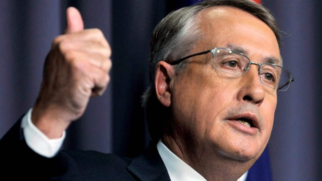 swan_budget_L_110511_aap_1106513473