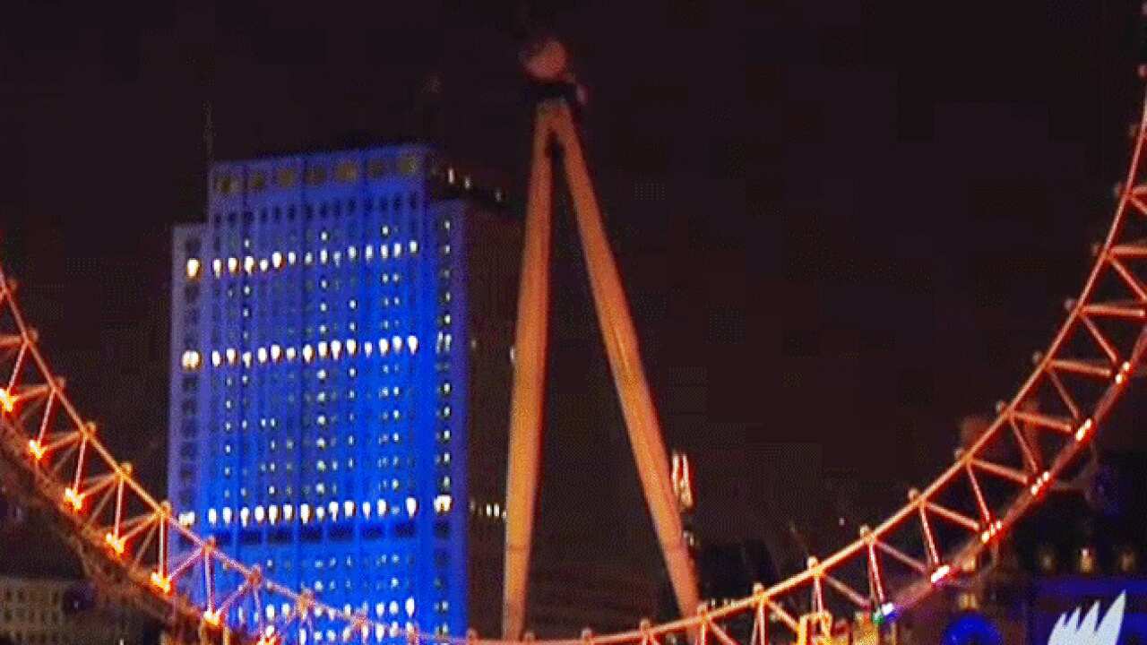 london_lightswhow_L_110910_aap_1479828677