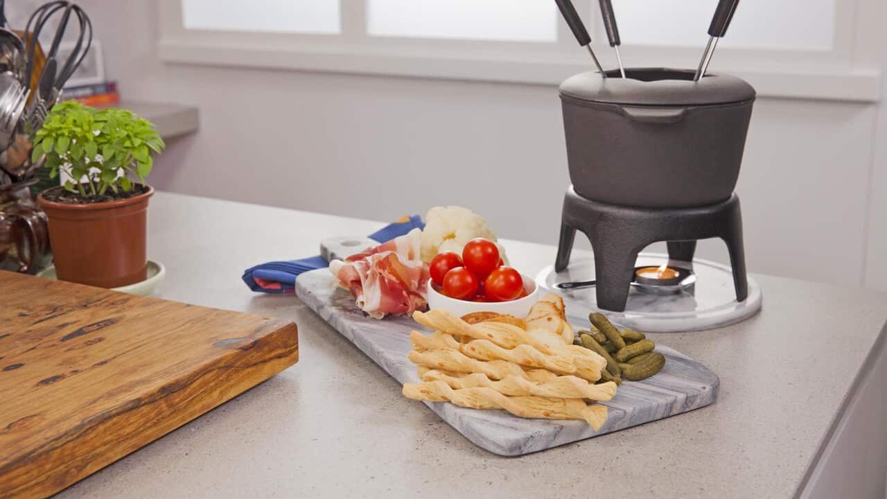 Everyday_Gourmet_S5_Ep14_Cheese Fondue_2.jpg