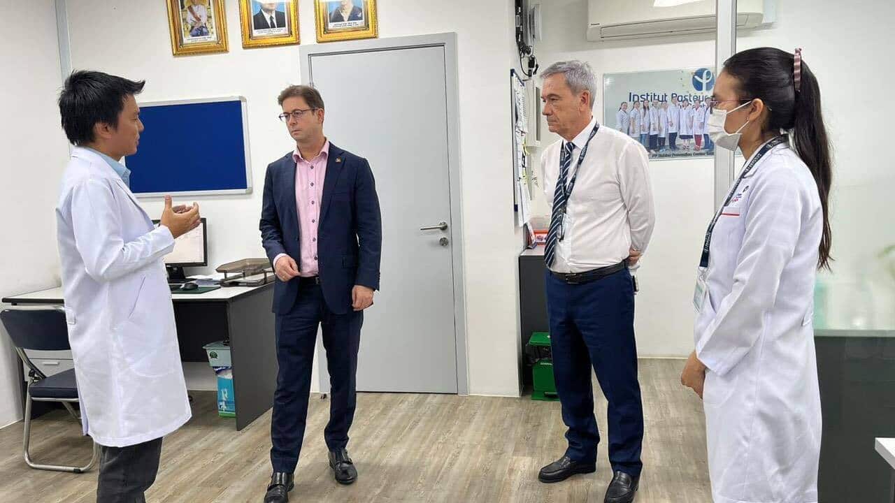 Australian Embasador Justin Whyatt at Pastor Institute.jpg