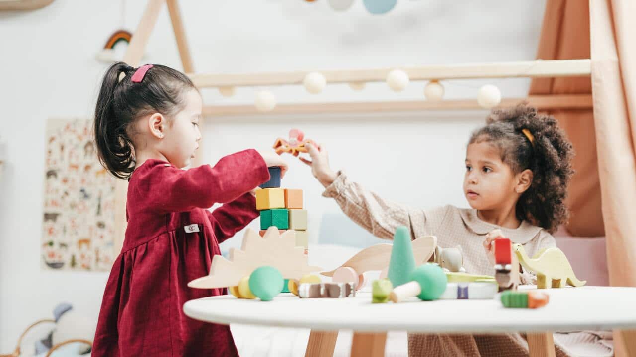 kids playing daycare centre