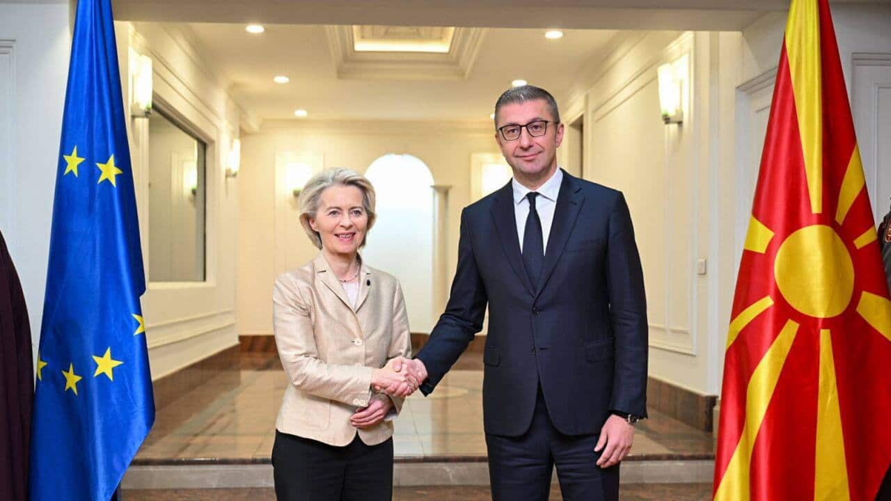 Fon der Layen i Mickoski.jpg