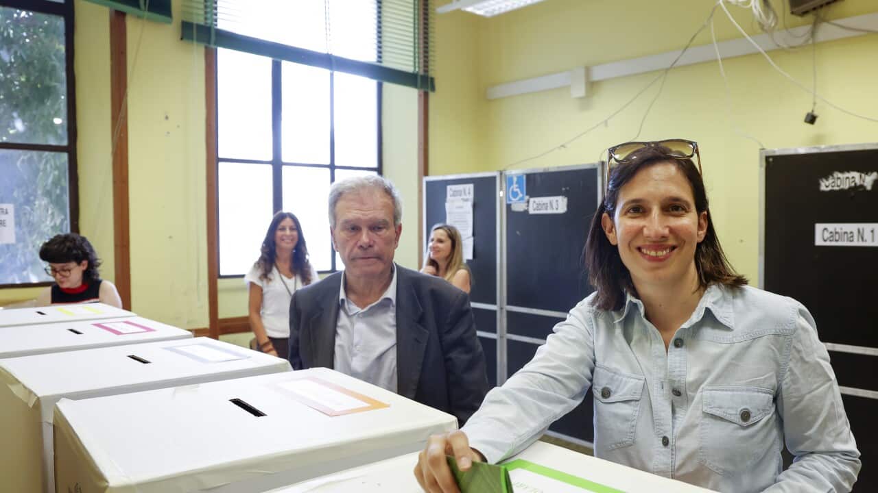 Italians vote on citizenship and job protections