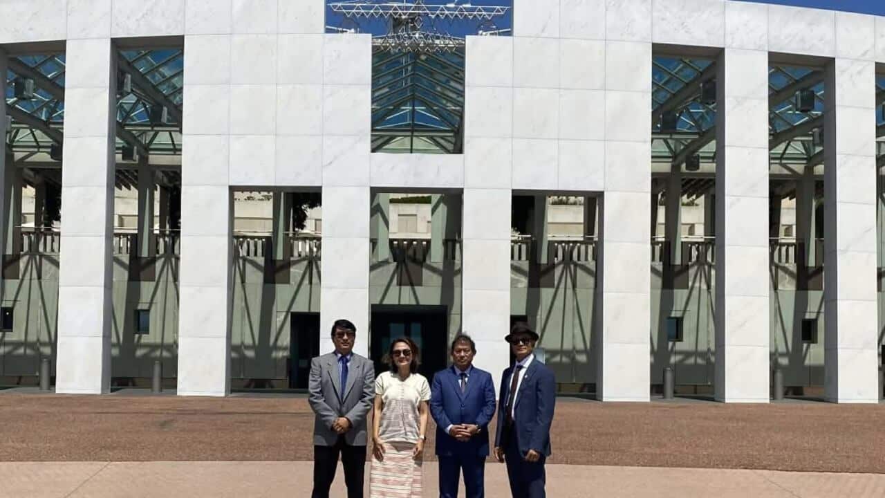 ဆီးနိတ်ကြားနာမှုအတွင်း တက်ရောက်သူတချို့ 