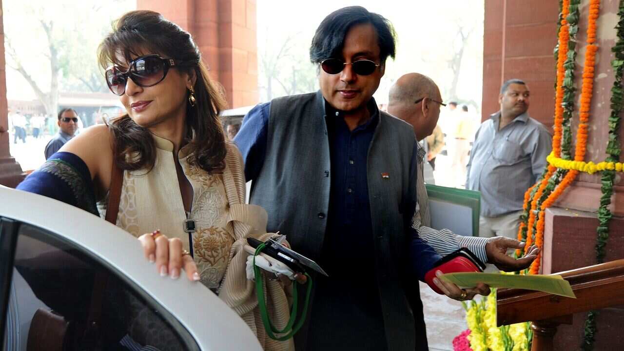 Sunanda_Tharoor_india_aap.jpg
