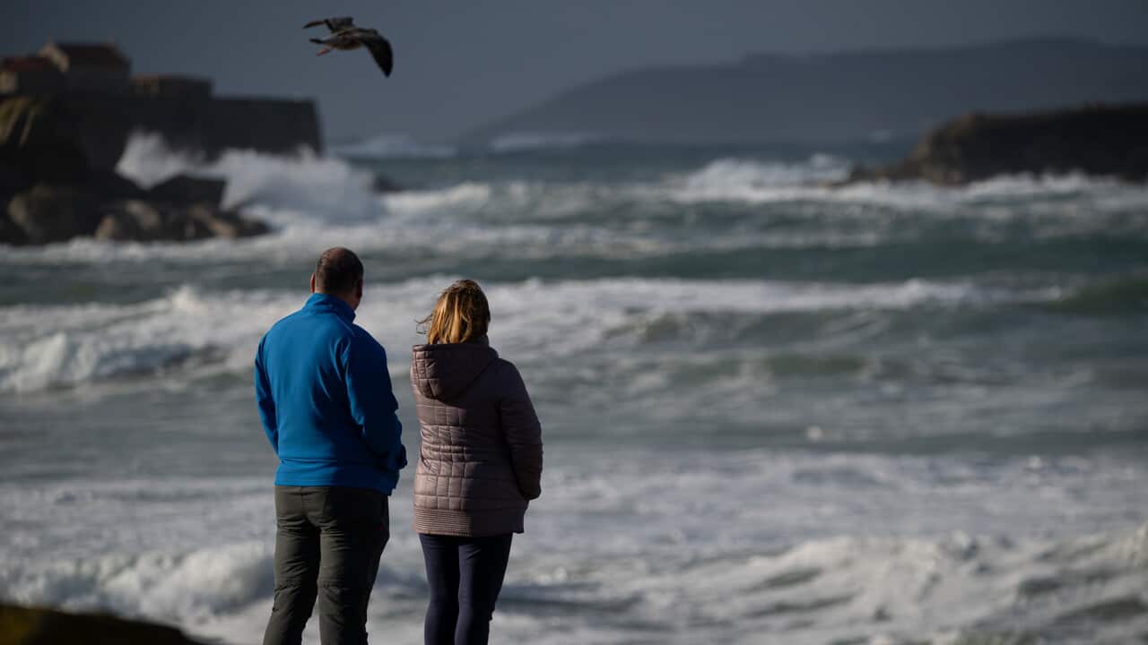 Cyclone Jasper: scientists evacuated as front swings towards Australia Cyclone Jasper: scientists evacuated as front swings towards Australia