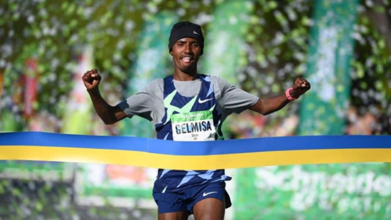 Paris marathon winner Deso Gelmisa