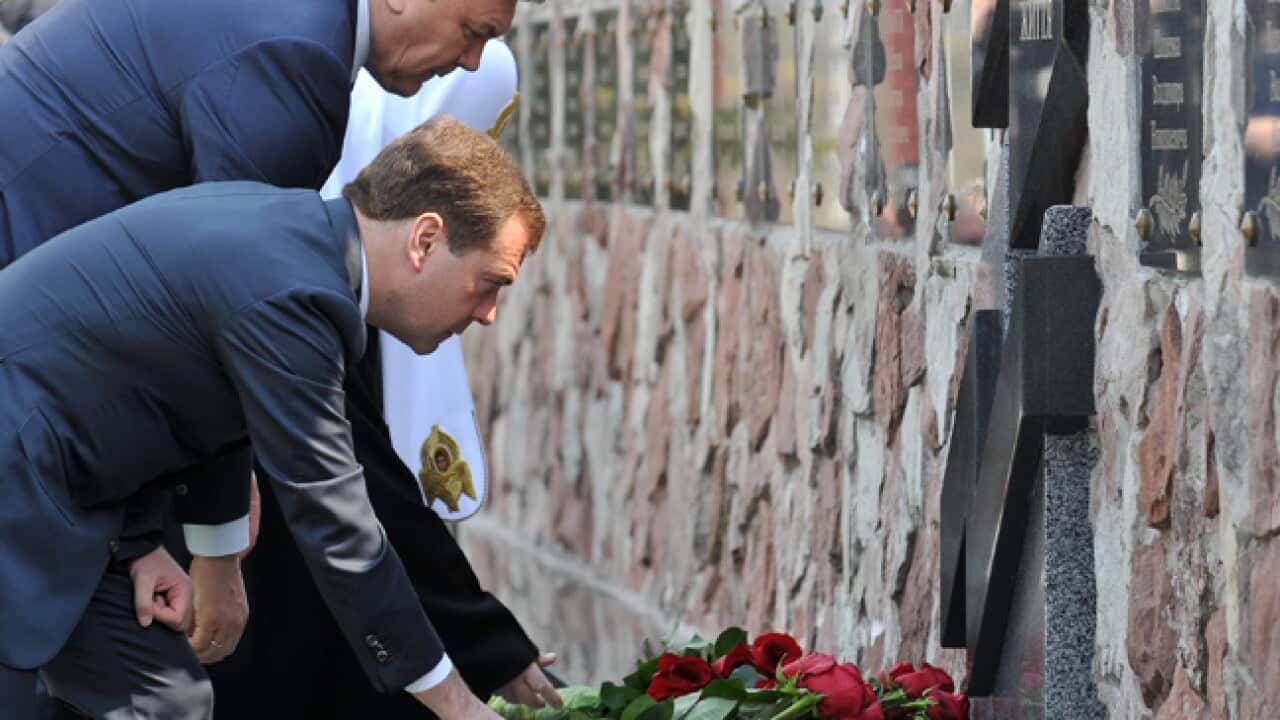 Medvedev_Yanukovich_Chernobyl_270411_B_Getty_971036178