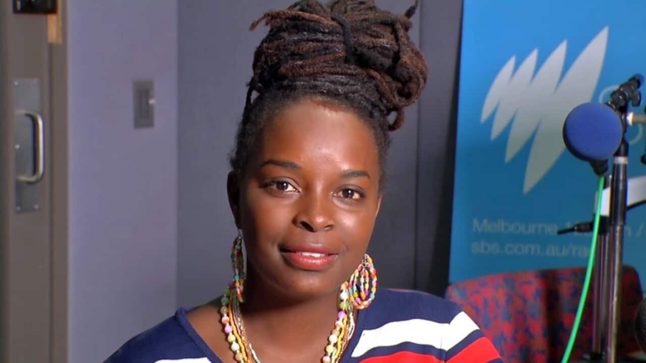 Mtayarishaji mkuu wa Idhaa ya Kirundi Mireille Kayeye ndani ya studio ya SBS Radio