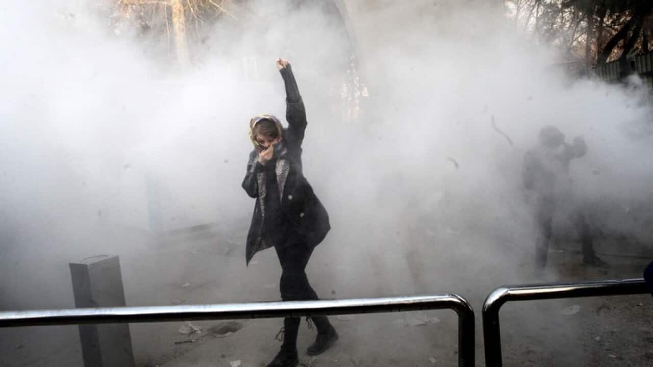 Iranian students clash with riot police