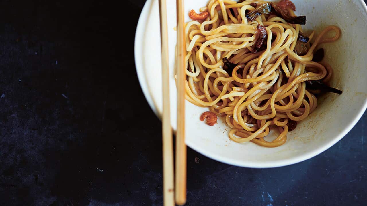 Shanghai noodles with dried shrimps and spring onion oil