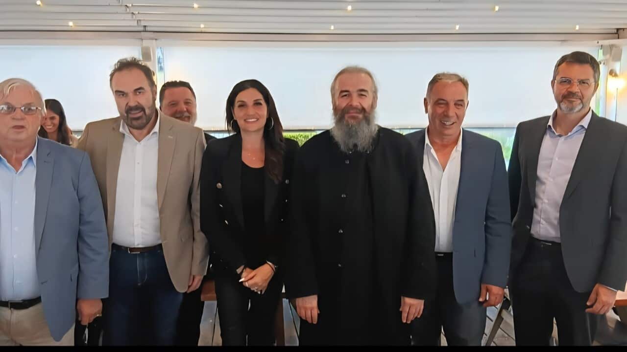 Γιαννάκης Βασίλης Απόστολος Τσάνης, Δρ. Παναγιώτης Διαμάντης Αναστασία Καρακομηνάκη Ειρηναίος Γιώργος Κοσμίδης Γι΄λωργτος Σκέμπερης.jpg