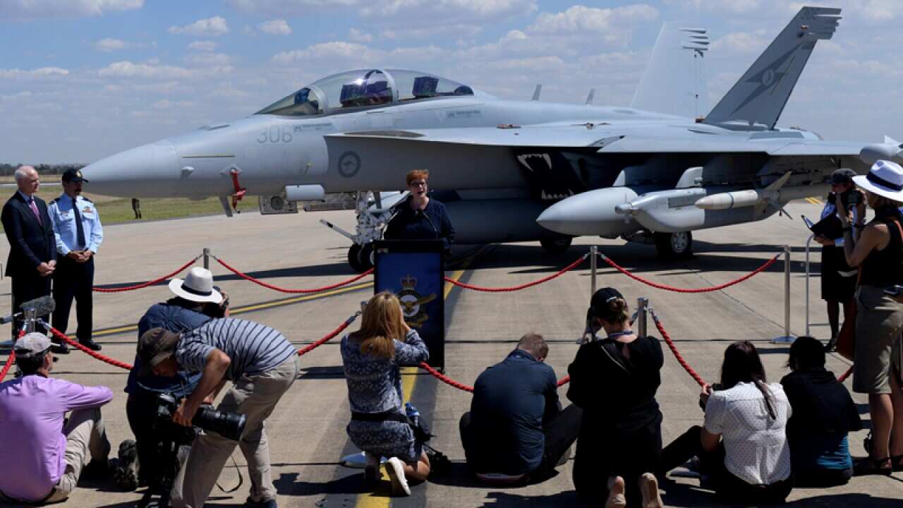 Marise Payne with the new EA-18G Growler fighter jets