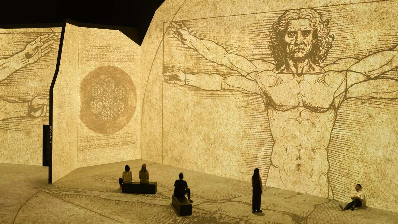 L'interno del The Lume dove si tiene la mostra dedicata a Leonardo.