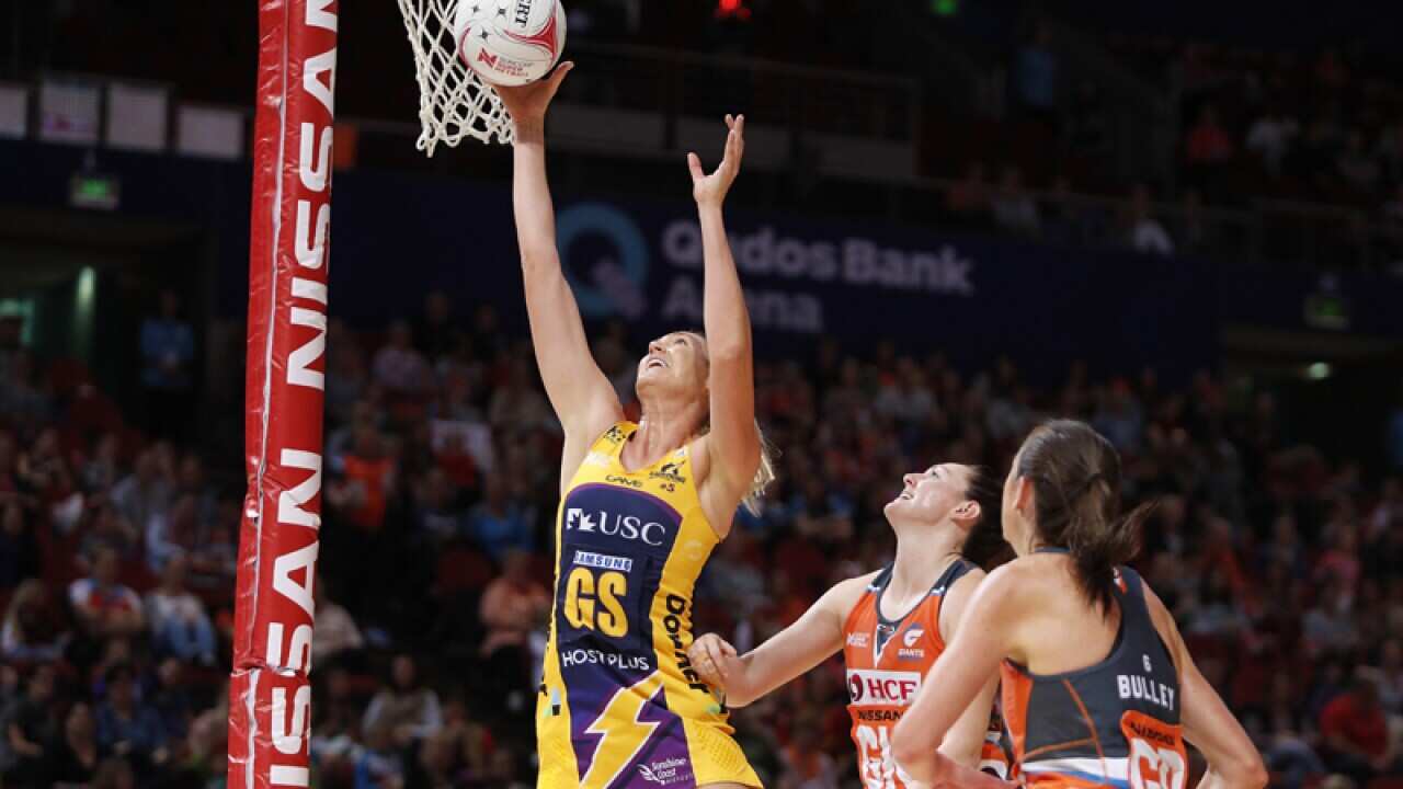 Lightning's Caitlin Bassett catches the ball
