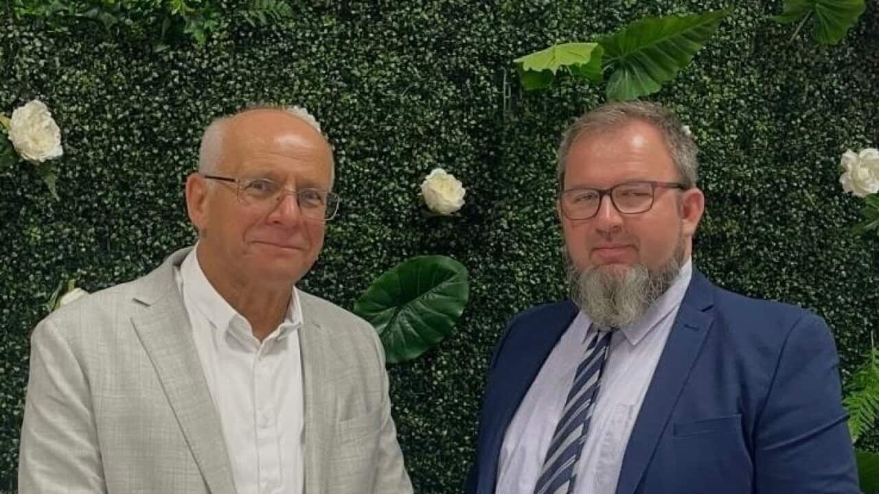 Bosanski ambasador Muftic u posjeti imamu Ismetu Purdicu,BAIC Noble Park.jpg