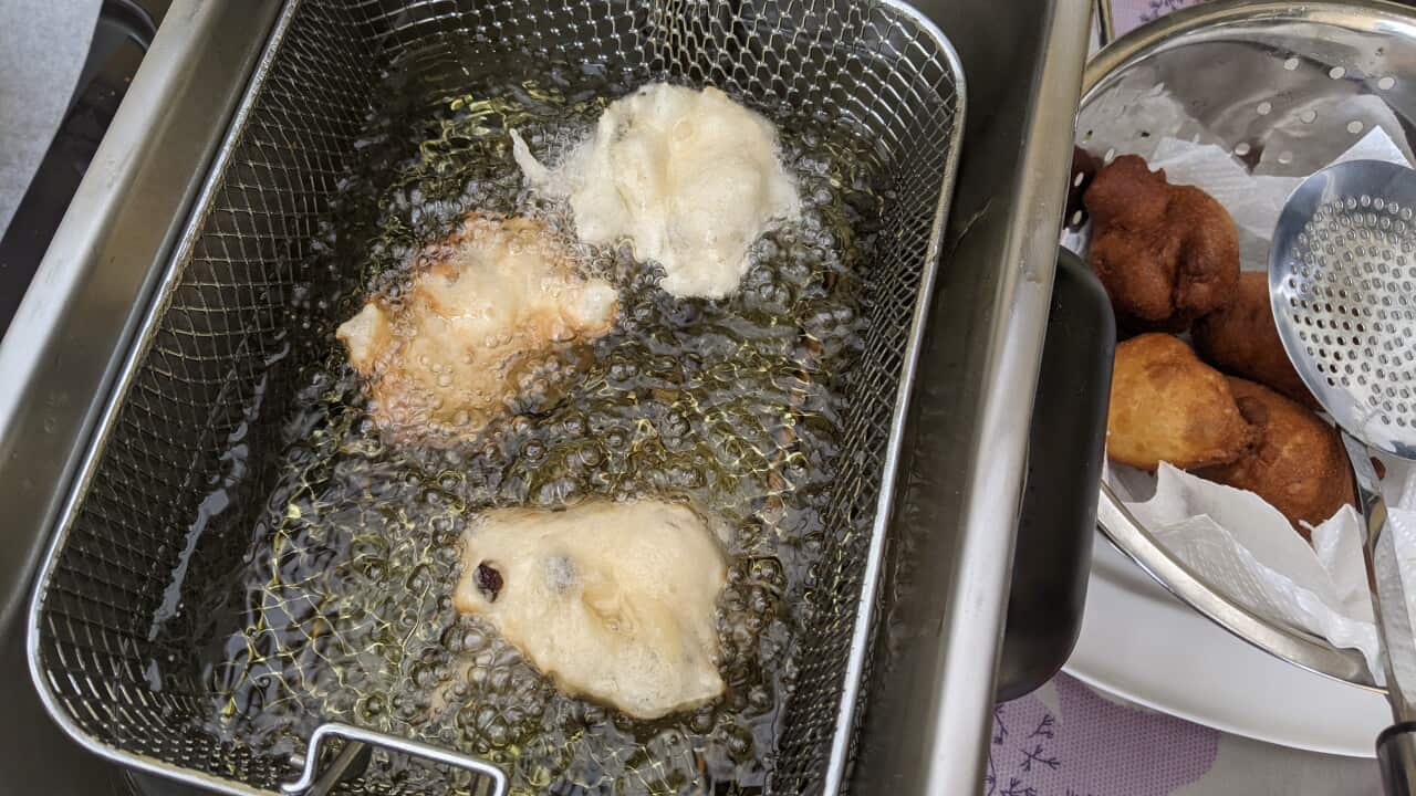 Zelf oliebollen bakken kan gewoon in de frituurpan