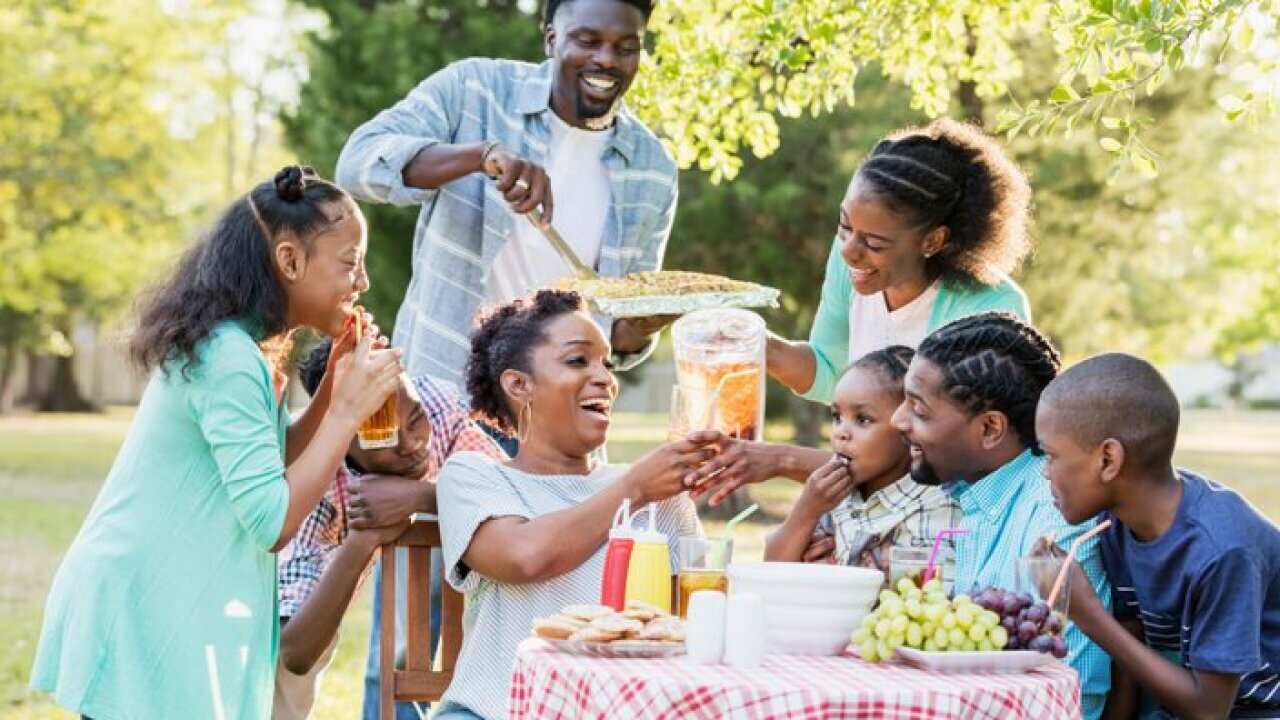Familia yachangia chakula
