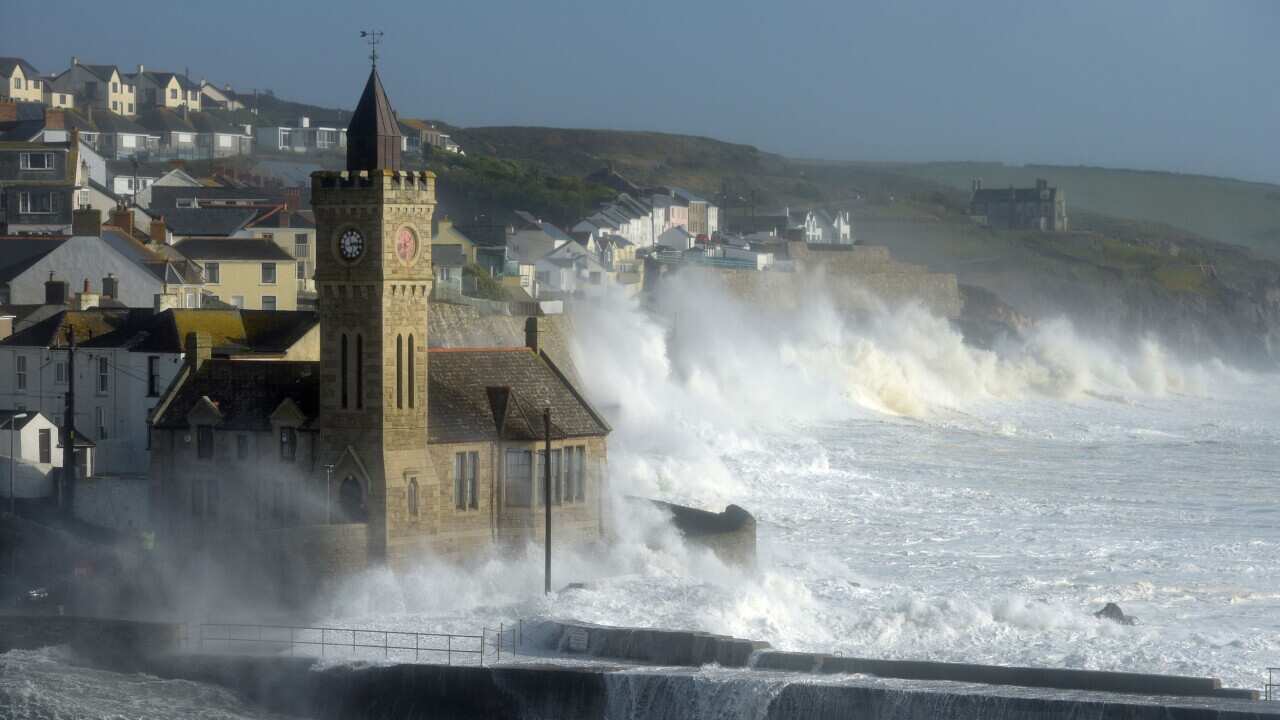 Three killed, 360,000 without power as freak storm hits Ireland | SBS News