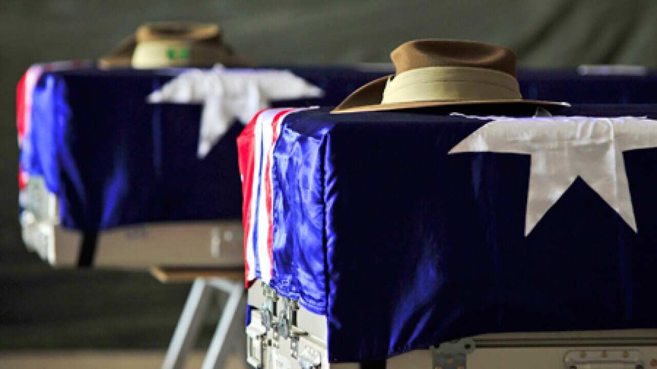 dale_kirby_soldiers_coffins_100827_B_aap_1495194357