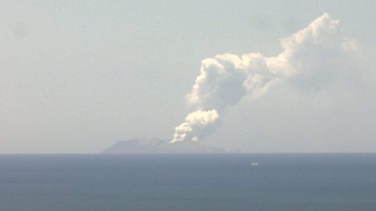 An image of the eruption.