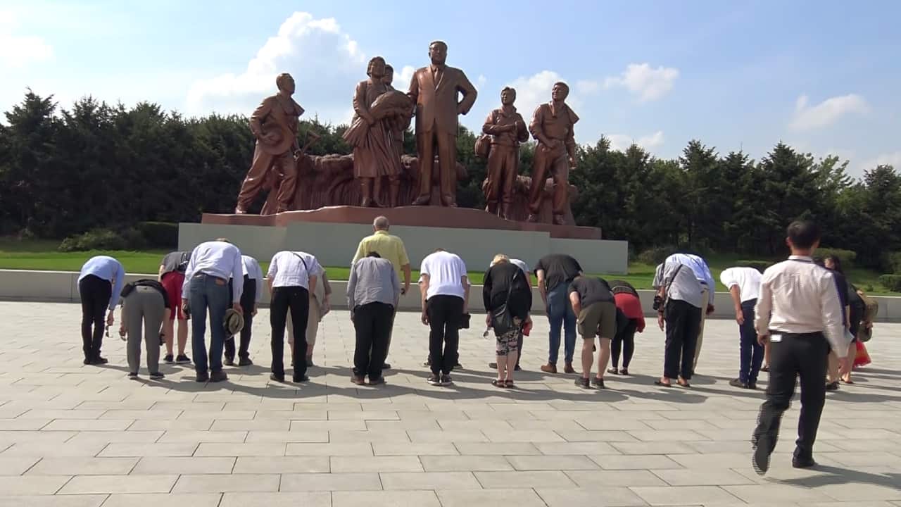 North Korea statue