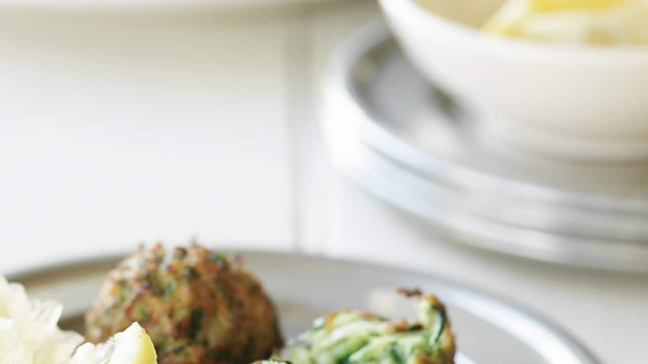 04_zucchini_fritters_with_d.jpg