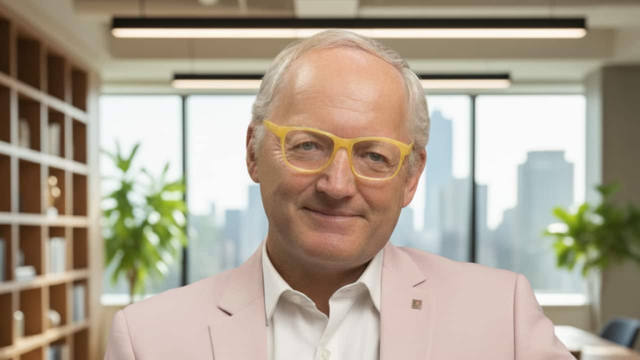 TobyWalsh Headshot.png