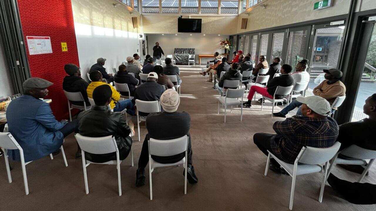 Wanaume kutoka jamii yawa Kenya wanao ishi Melbourne, Victoria kwenye kikao cha Men Shed kinacho mulika nakutafuta suluhu kwa maswala ya wanaume..jpg