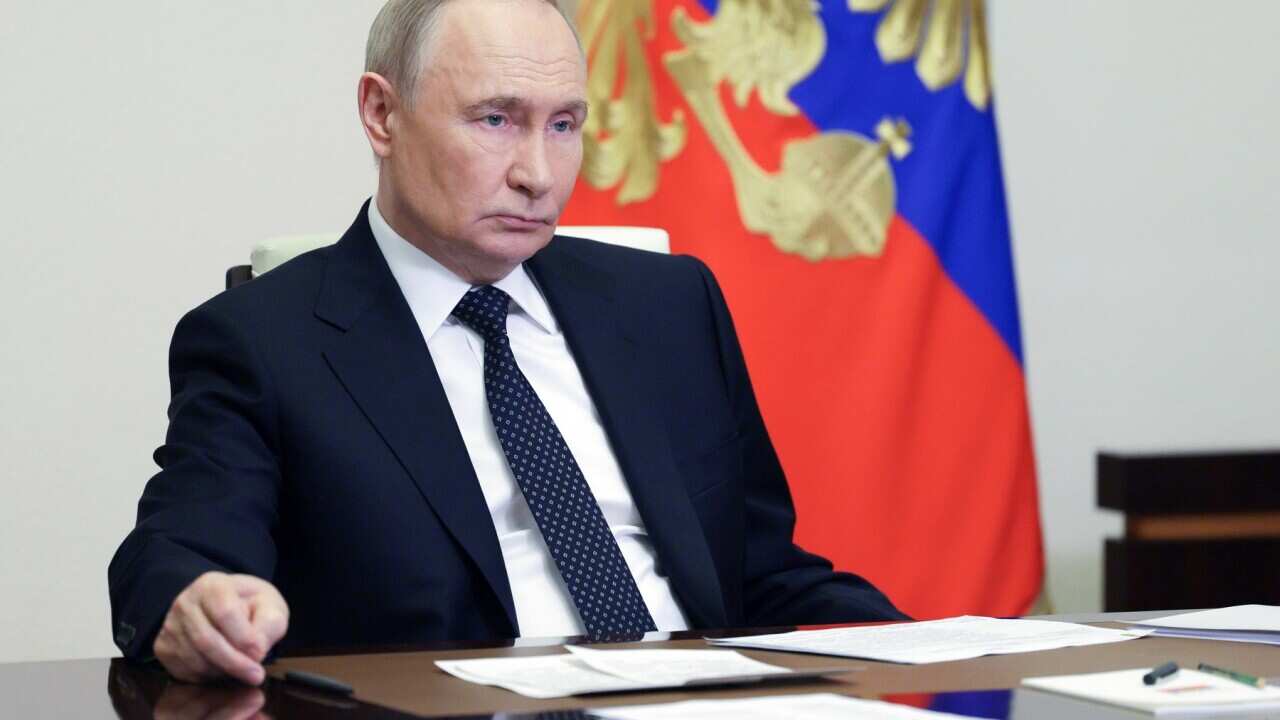 Russian President Putin chairs meeting with members of government