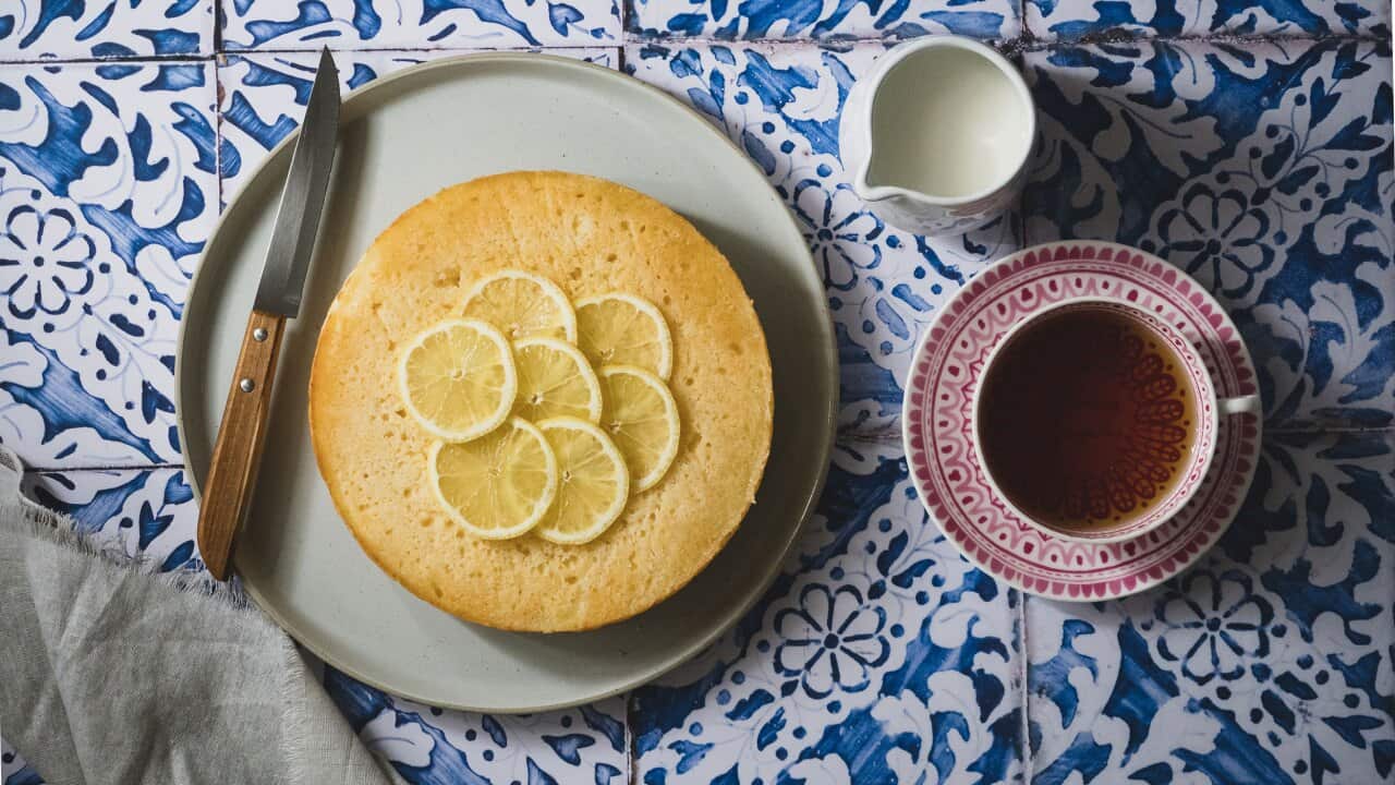Lemon and yoghurt cake