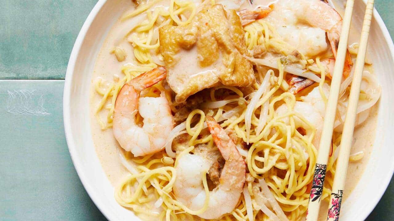 Mee kari penang (Penang white curry laksa)