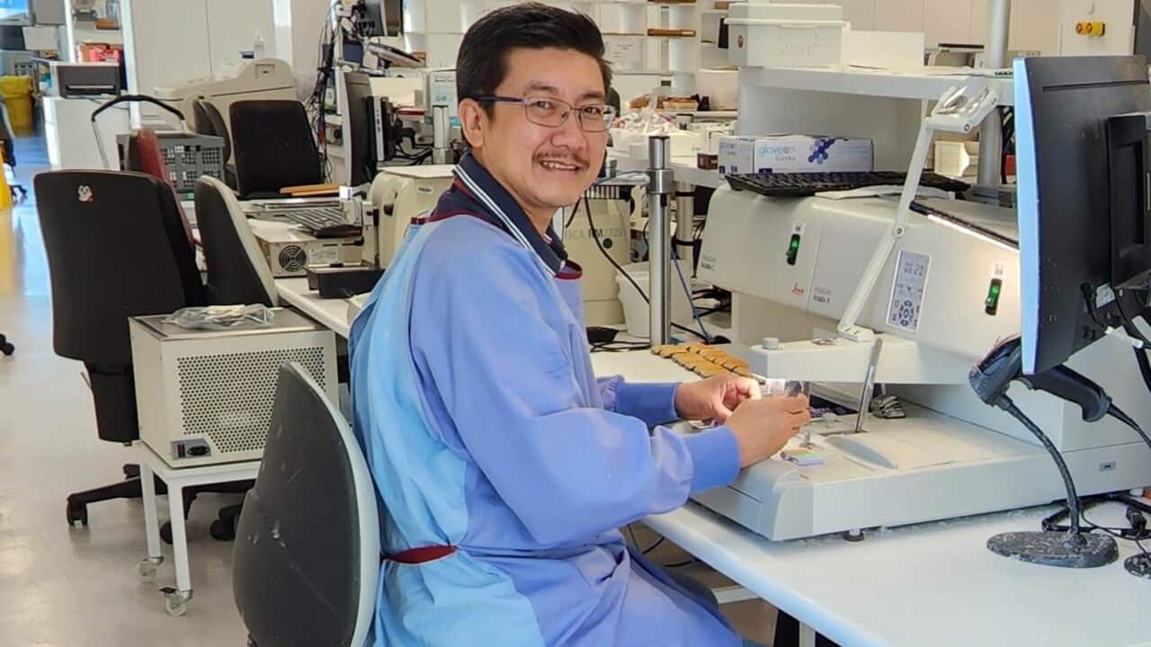 04 - Tuấn Lê trong phòng thí nghiệm.jpg