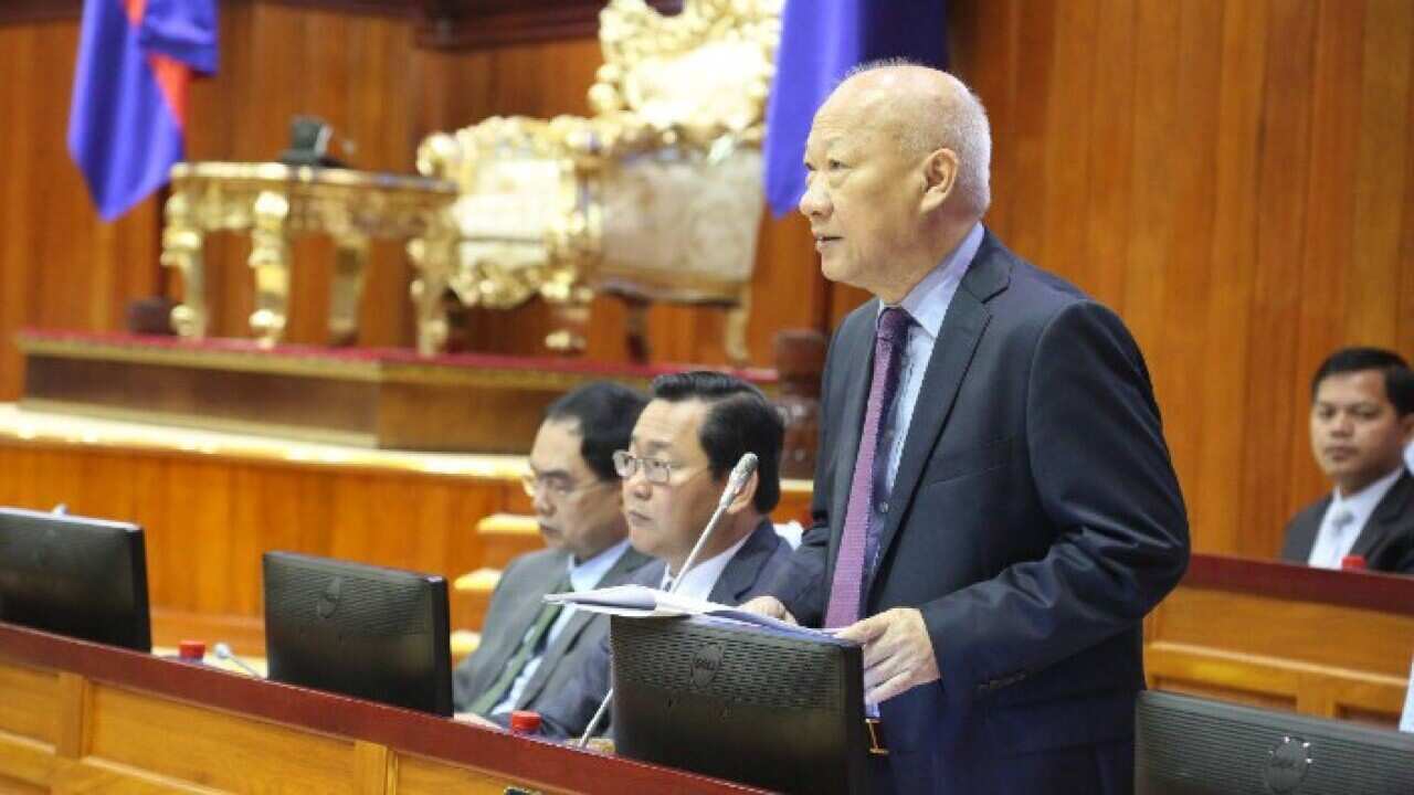 Minister of Justice Ang Vongvattana at Cambodia parliament - Meng phalla