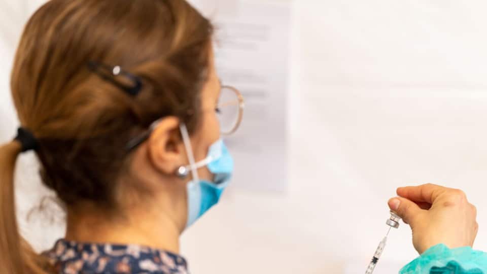 COVID-19 vaccine compensation scheme has paid $32m | SBS News