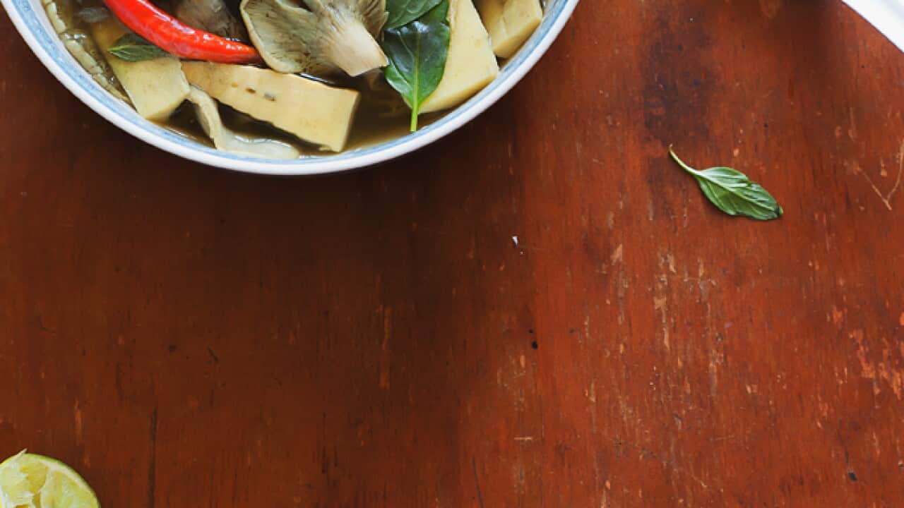 Bamboo and yanang soup (keng no mai sai yanang)