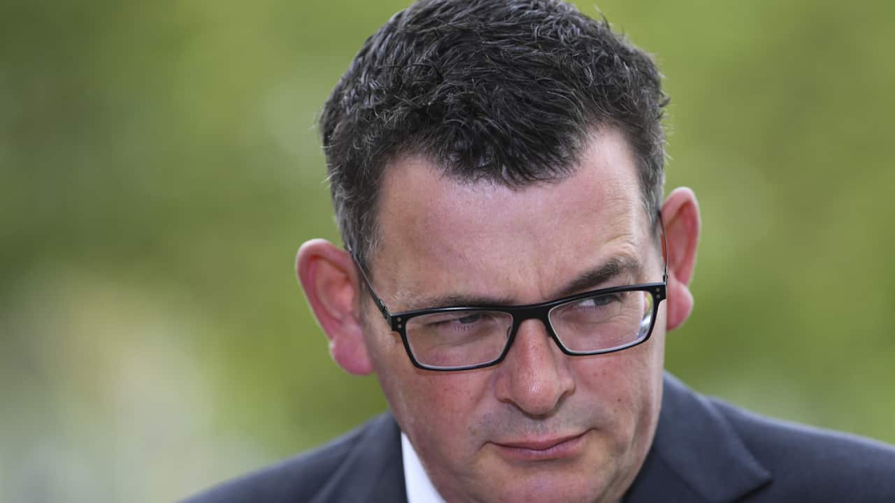 Daniel Andrews has attacked Malcolm Turnbull on Twitter.