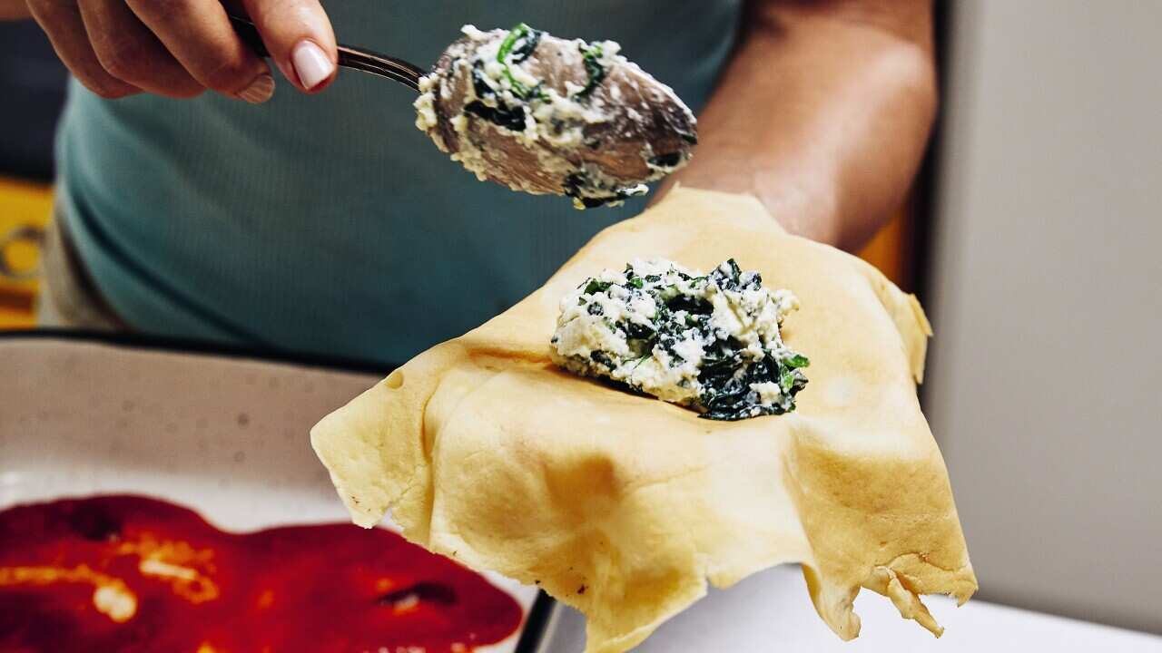 Silvia Colloca prepara le Crespelle ricotta e spinaci