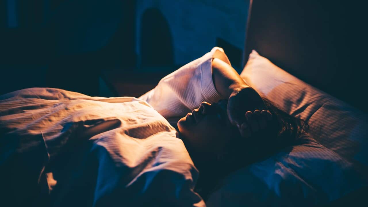 产后为何总是难以瘦下去？从激素变化、月子进补、腹部肌群松弛、便秘、情绪波动到睡眠不足，全面解析产后发胖的六大核心原因。结合 DEqueME Balance Diet Plus 的结构饮食策略，帮助新手妈妈安全重建代谢、走回轻盈。