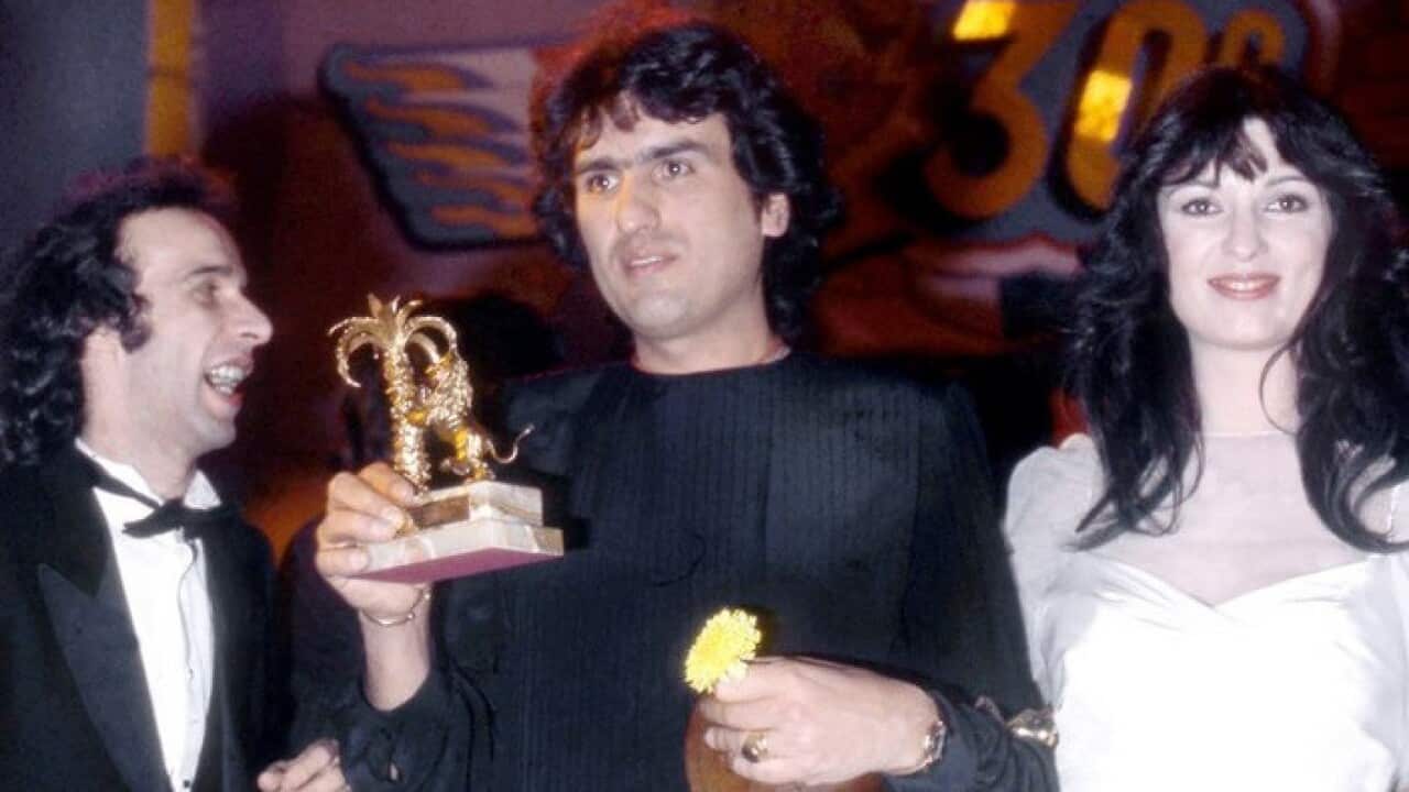 Il cantante Toto Cutugno (a centro), vincitore del Festival di Sanremo 1980 con la canzone Solo noi.