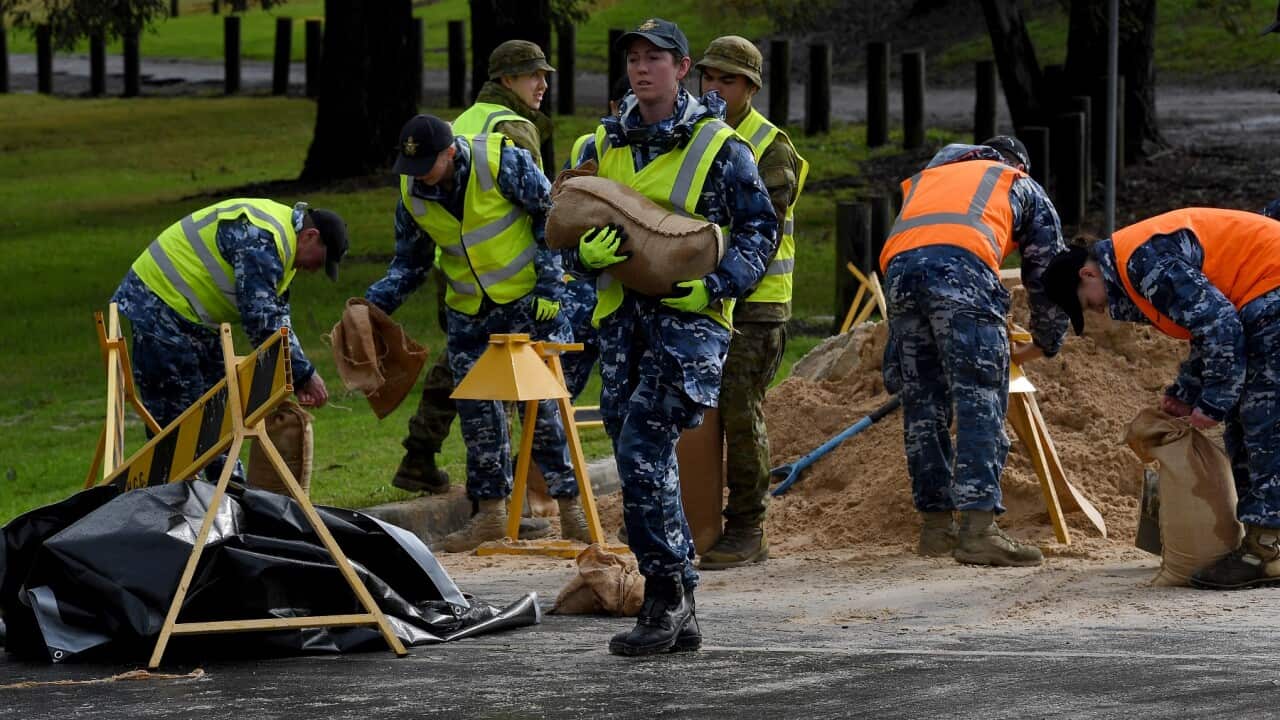 Sandbagging in Windsor NW of Sydney