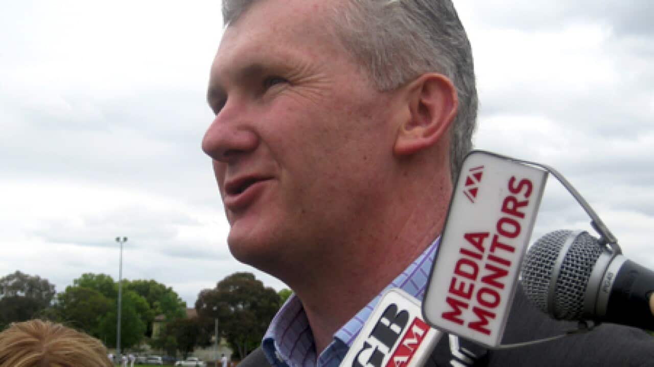 burke_tony_b_101022_aap_2096109143