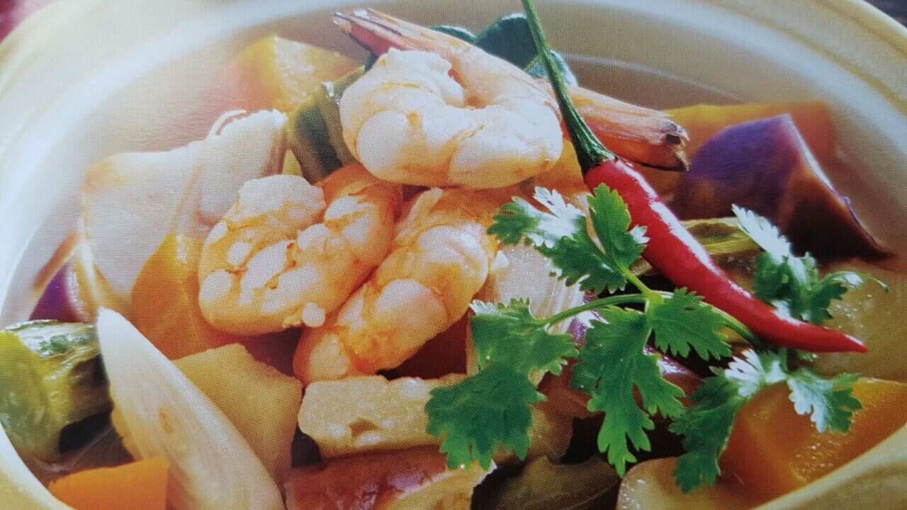 Tom Yum Pawn and Veggie Pot