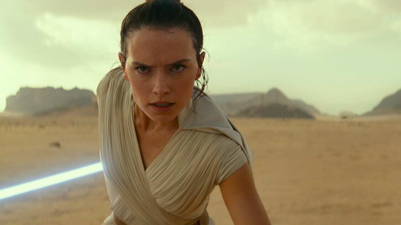 Same sex kiss reportedly cut from Star Wars Singapore release  