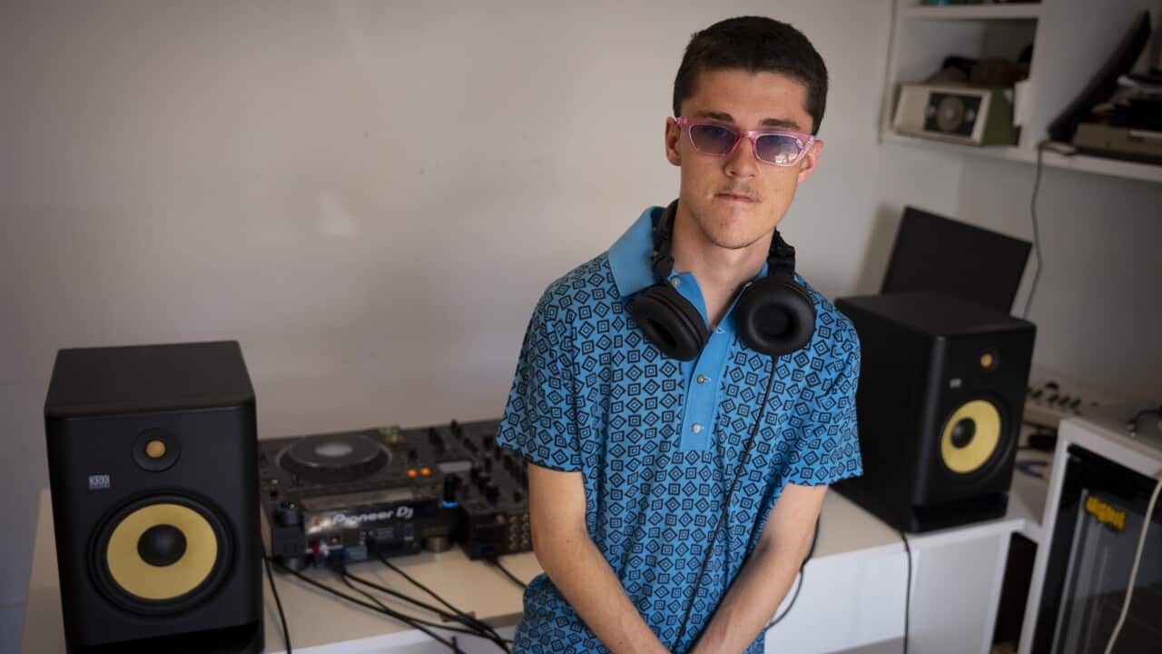 Meet Cooper Smith, the young Australian DJ spinning tracks and smashing stereotypes - Vimarsana News