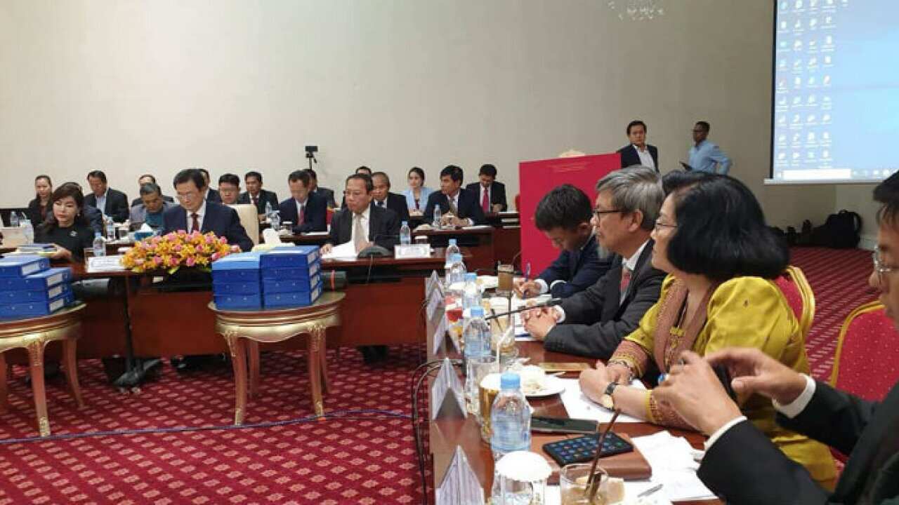 Minster Var Kim Hong at border meeting
