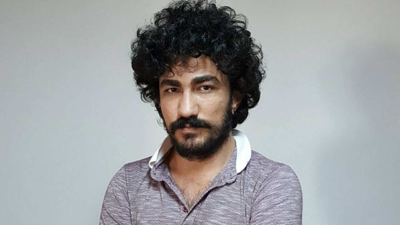 journalist Dara Porxelek