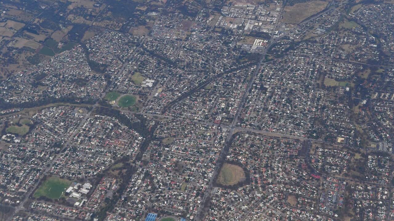 An aerial image taken from a commercial airliner shows houses located in the South Australian city of Adelaide, Thursday, November 23, 2017. (AAP Image/Sam Mooy) NO ARCHIVING